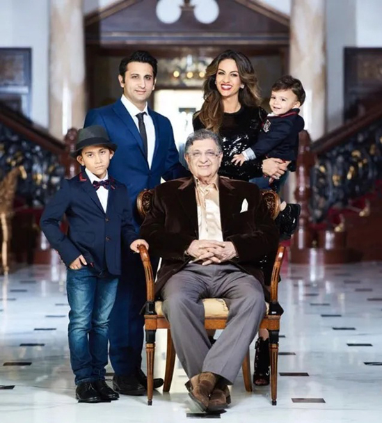 Lộ diện con dâu tỷ phú phân phối vắc xin Covid-19 lớn nhất thế giới, vẻ ngoài và tài năng đều gây choáng-1