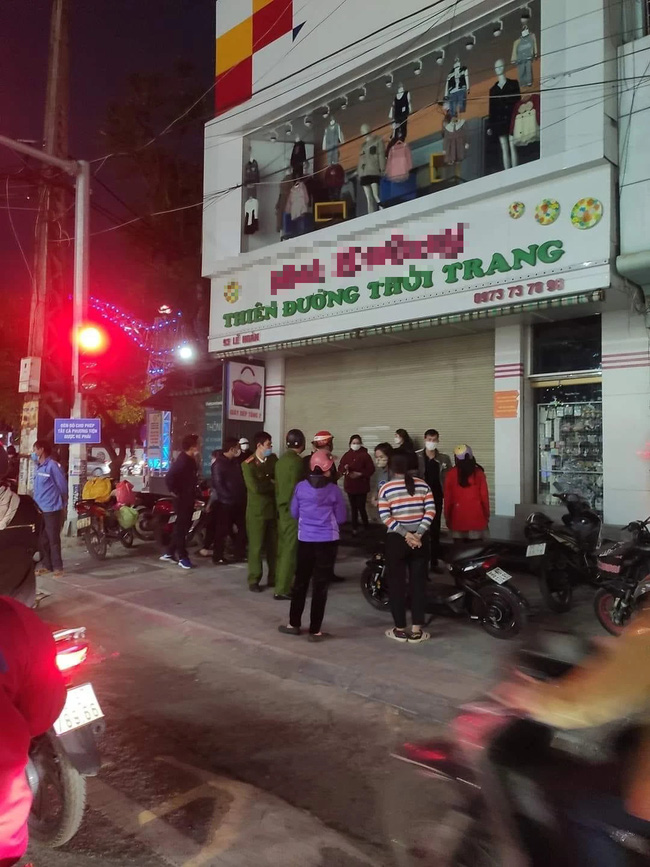 Xôn xao hình ảnh chủ shop làm nhục nữ sinh ở Thanh Hóa lên phường, dung nhan khác xa với sự sinh đẹp, dịu dàng tự nhận?-1