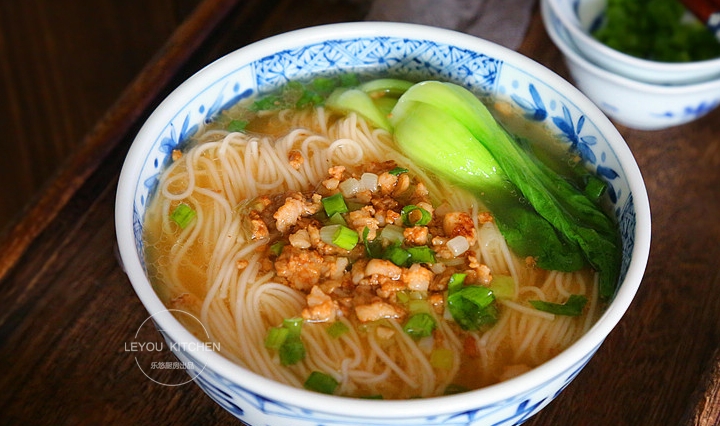Đi làm về nấu gì cho nhanh mà không sợ ngán? 3 loại phở nóng hổi làm nhanh hơn gọi mang về, độ ngon thì vô đối-1
