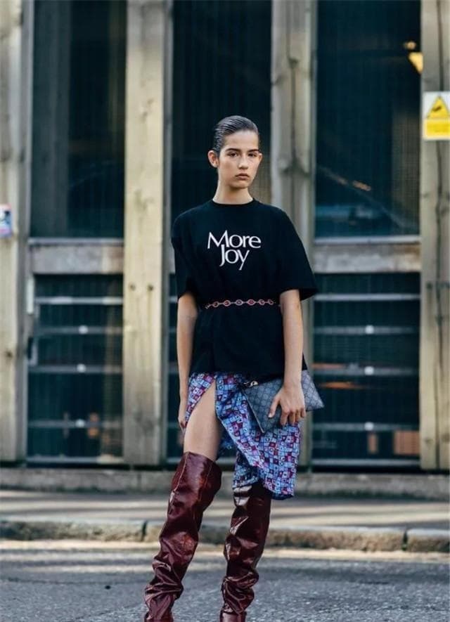 Phụ nữ thấp bé, thiếu chiều cao, khuyên bạn không nên đi 3 đôi giày này, hãy xỏ 2 đôi còn lại để trông bạn cao hơn-3