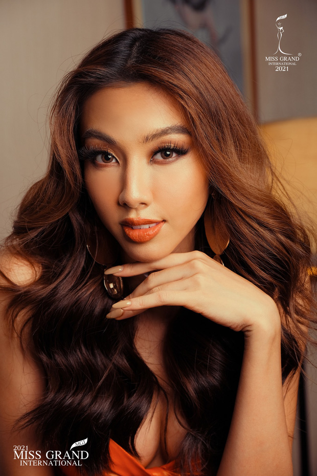 Choáng với nhan sắc thời mới lớn của Tân Hoa hậu Hoà bình Nguyễn Thúc Thuỳ Tiên-7