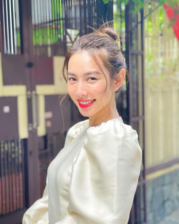 Style ngoài đời của Thùy Tiên - Miss Grand International 2021: Thích để mặt mộc, tủ đồ đơn giản hết sức-2