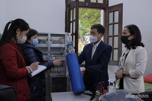 Lần đầu vượt mốc 600 ca mắc trong ngày, Hà Nội liệu có đóng cửa hàng quán, ngừng cho học sinh trở lại trường?-5