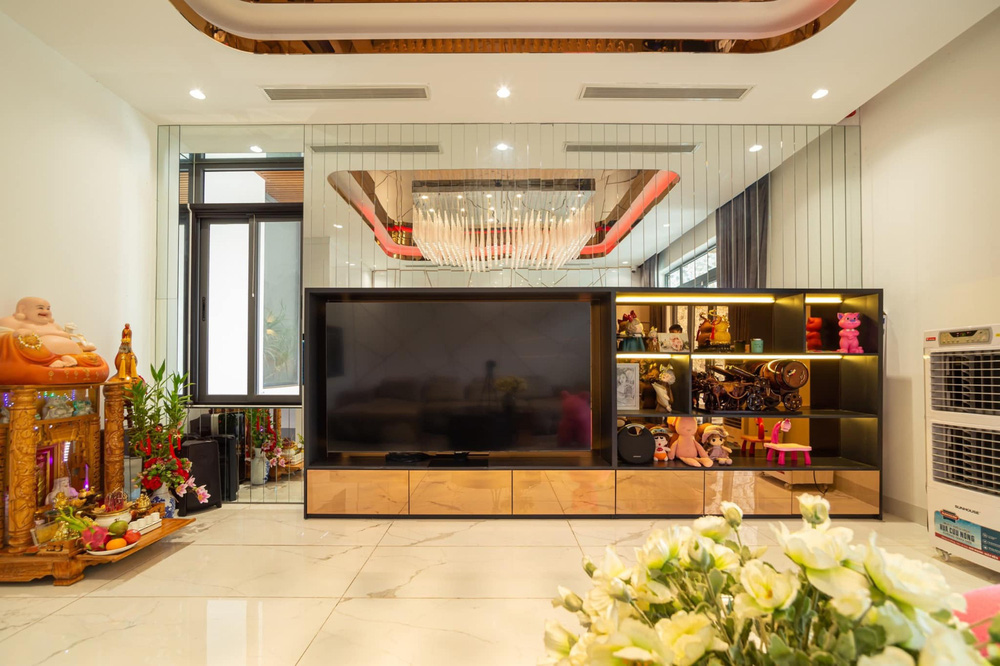 Cặp vợ chồng xây nhà 14 tỷ sau 3 năm kinh doanh, đổi toàn bộ thiết kế ban đầu để lung linh như nhà Ngọc Trinh-4