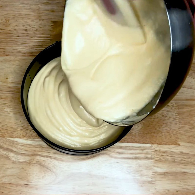 Bông lan trứng muối chắc chắn là món bánh hot nhất thời điểm này: Ăn nhiều rồi nhưng chị em đã biết cách làm chưa?-5