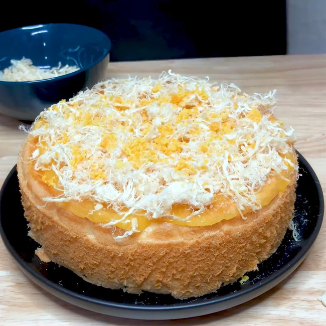 Bông lan trứng muối chắc chắn là món bánh hot nhất thời điểm này: Ăn nhiều rồi nhưng chị em đã biết cách làm chưa?-7