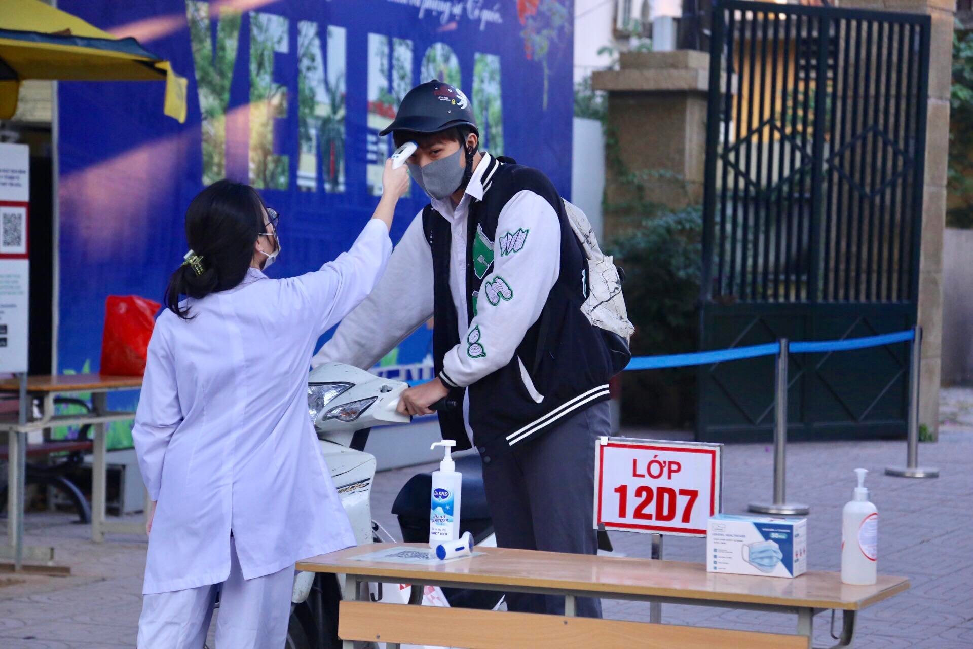 Hàng vạn học sinh Hà Nội lần đầu đến trường sau khai giảng-4