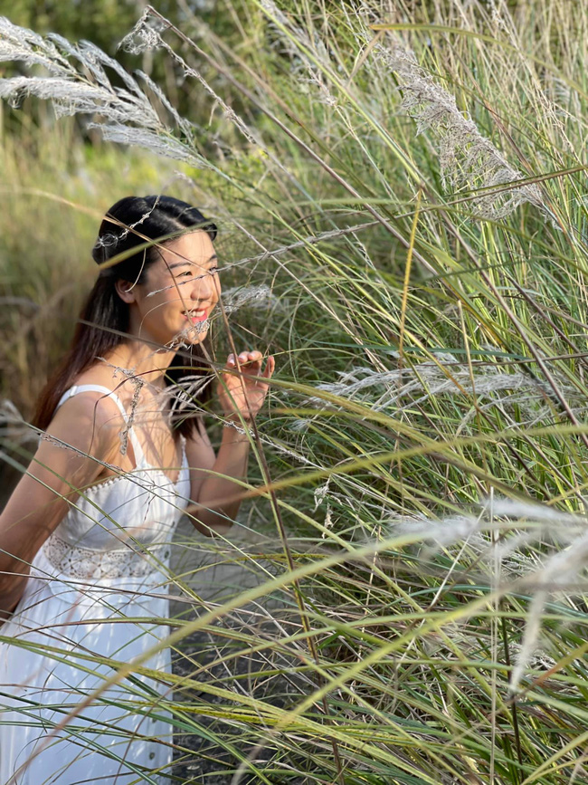 Nữ cơ trưởng đầu tiên của Việt Nam - Huỳnh Lý Đông Phương xuất hiện với nhan sắc như được tua ngược” sau thời gian im ắng-2