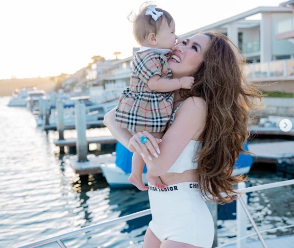 Nữ đại gia người Việt ở Mỹ dù đã lên chức bà ngoại nhưng vẫn khiến người người hâm mộ về nhan sắc và ngoại hình-2