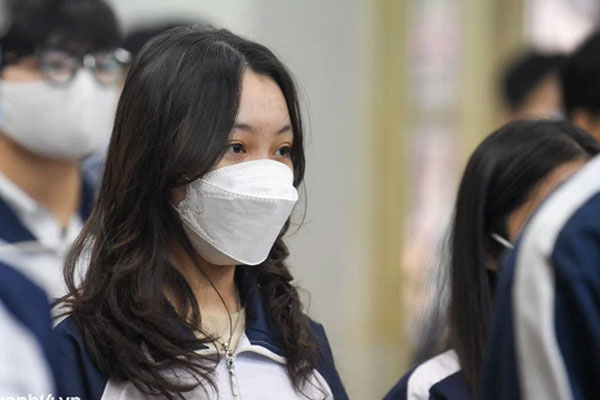 Nữ sinh chụp màn hình học online nhưng lỡ quên không xoá 1 thứ, thầy giáo nhìn thấy chắc cho ngay 0 điểm-2