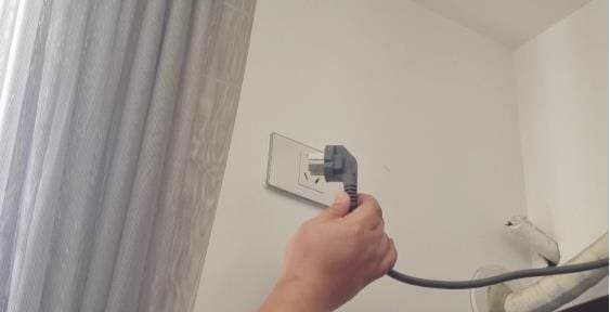 Nhớ rút 4 loại phích cắm điện này ở nhà khi sử dụng xong, nếu không tiền điện hàng tháng sẽ ngày một nhiều hơn-7