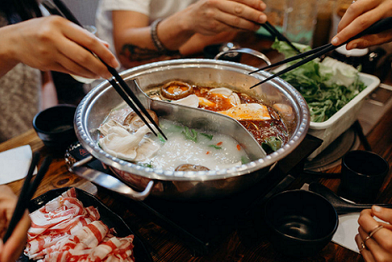 Lẩu là tinh hoa của mùa lạnh nhưng có 3 kiểu người nếu ăn nhiều sẽ cực có hại, chẳng khác nào tự 