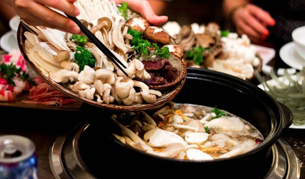 Lẩu là tinh hoa của mùa lạnh nhưng có 3 kiểu người nếu ăn nhiều sẽ cực có hại, chẳng khác nào tự uống thuốc độc vào người-3