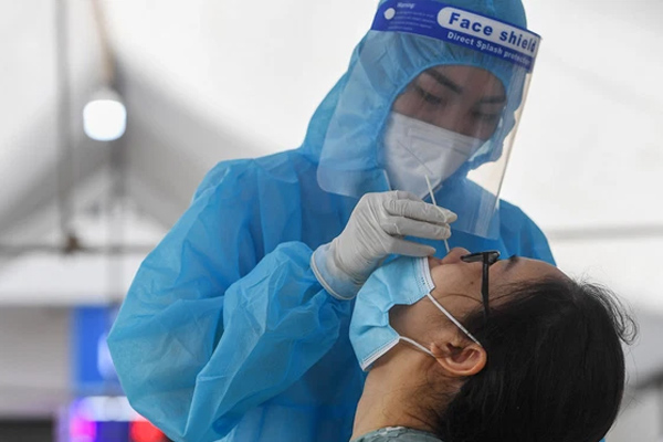 Lần đầu tiên Hà Nội phát hiện kỷ lục 774 ca mắc Covid-19, trong đó có 280 ca cộng đồng-1