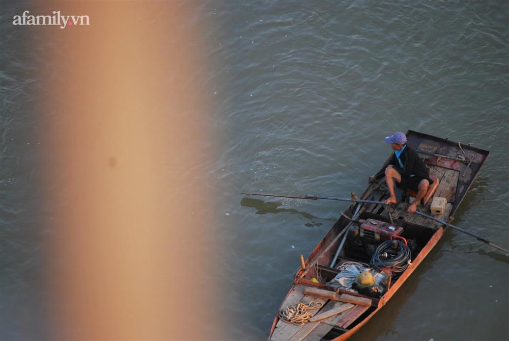 Hà Nội: Người phụ nữ để lại xe Camry trên cầu Vĩnh Tuy rồi nhảy xuống sông tự tử-1