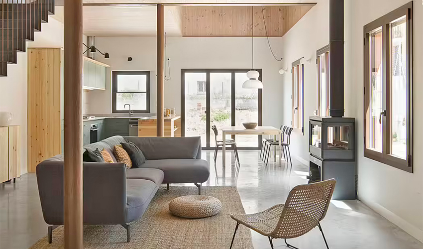 Ngôi nhà 3 tầng độc lập theo phong cách đồng quê, bề ngoài thì dung dị nhưng bên trong lại đa năng-1