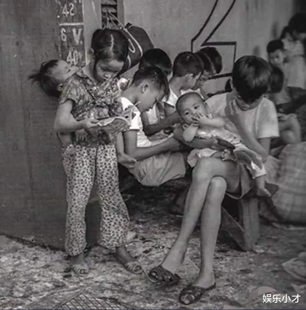 Hậu duệ nhà Thanh có chung dòng máu với Từ Hi Thái Hậu: 3 tuổi ăn xin, 13 tuổi làm vũ công, 50 tuổi trở thành đại minh tinh-2