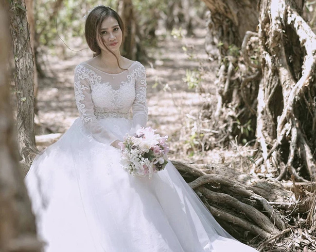 Người nhện” của ĐT Việt Nam và chuyện tình với tiểu thư nổi tiếng thành Vinh hơn tuổi: Gắn bó từ lúc chưa tròn đôi mươi đến khi thành cầu thủ tiền tỷ-2