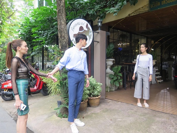 Bị vợ ly hôn vì nhập nhèm với người giúp việc, nửa năm sau thấy họ vui vẻ đi chung, tôi mới nhận ra mình ăn trái đắng-1