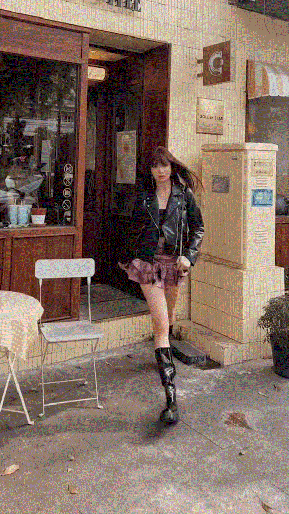 Muốn Noel này chiếm spotlight hội bạn thân, học ngay Ngọc Trinh!-1