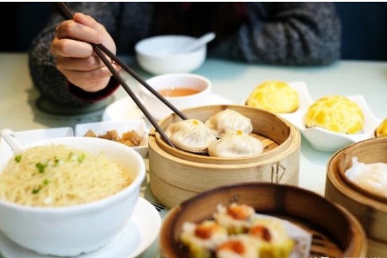 6 thói quen ăn uống sai lầm khiến ung thư ngày càng trẻ hoá: Không muốn nửa đời sau bị hủy hoại bất thình lình thì nên thay đổi ngay lập tức