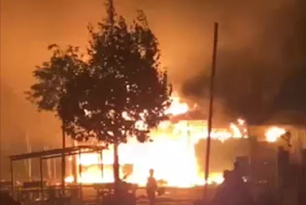 Tiệm vải cháy kinh hoàng rạng sáng: Một gia đình 4 người tử vong, nhiều căn nhà kế bên bị thiêu rụi-1