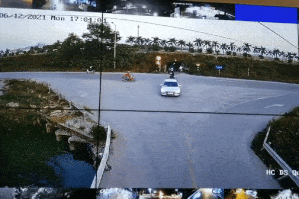 Bê tông rơi từ xe đầu kéo đè chết người: Xác định danh tính lái xe và nạn nhân