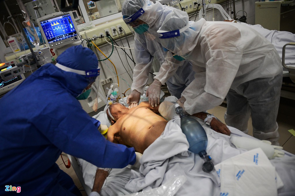 F0 diễn biến nặng tăng cao, nhiều người chưa tiêm vaccine-2