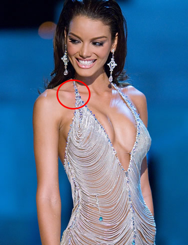 Váy của Thùy Tiên chưa là gì với váy của Miss Universe 2006: Nặng, chật, hại chính chủ ngất xỉu ngay trên sân khấu-4