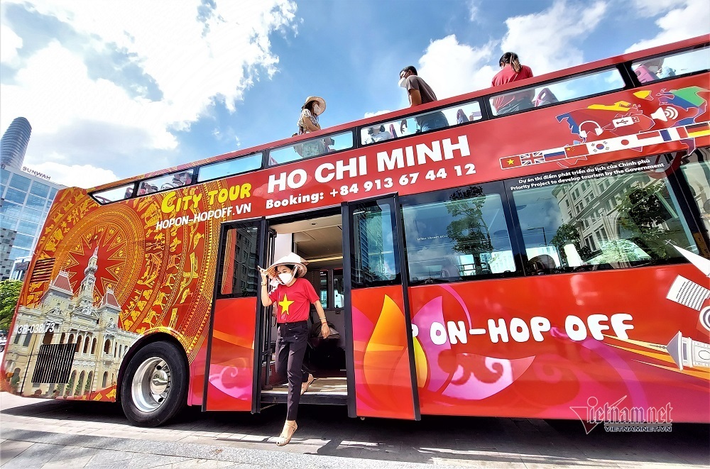 Giám đốc du thuyền bán 3 căn nhà trả nợ, chủ khách sạn treo biển kêu cứu-3