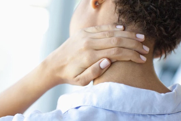 Dấu hiệu ở tay và vai cảnh báo căn bệnh ung thư gây tử vong hàng đầu Việt Nam-1