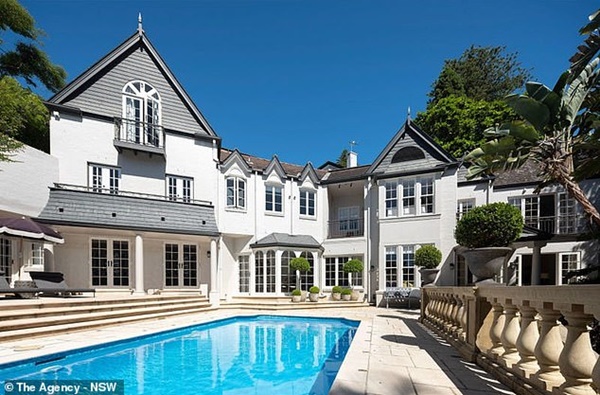 Ngôi nhà tuyệt đẹp có giá 245 tỷ đồng nhưng ẩn chứa bí mật rùng rợn không phải ai cũng dám bước vào-1