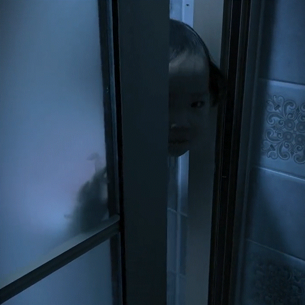 Mẹ rón rén vào toilet vài phút đã bị giật mình bởi cảnh tượng kinh dị, kinh nghiệm vừa buồn cười vừa đáng sợ khiến nhiều người đồng cảm-2