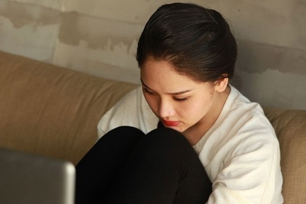 Nghe lén được bố mẹ đẻ nói chuyện trong phòng, tôi khóc nghẹn và phẫn uất với chồng mình-3