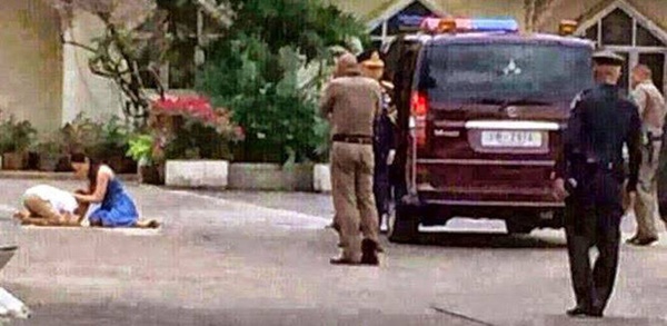 Hoàng tử Thái Lan từng quỳ lạy từ biệt mẹ trên manh chiếu giữa đường gây nghẹn ngào 7 năm trước giờ ra sao?-5