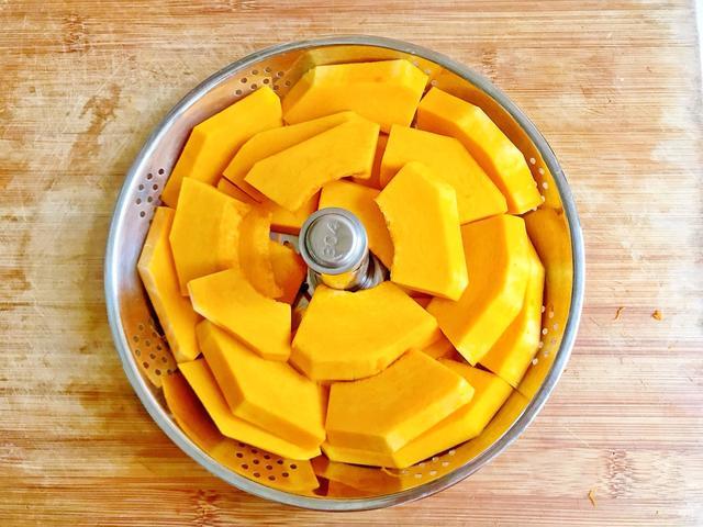 Hấp bí đỏ cùng loại nguyên liệu này, chế biến khoảng 10 phút là có ngay món ăn ngon cực bổ dưỡng-3