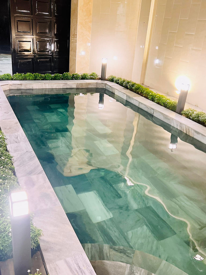 Căn bếp bên trong biệt thự 3,6 tỷ đồng chỉ mua được cái cổng của Lệ Quyên xịn cỡ nào?-6