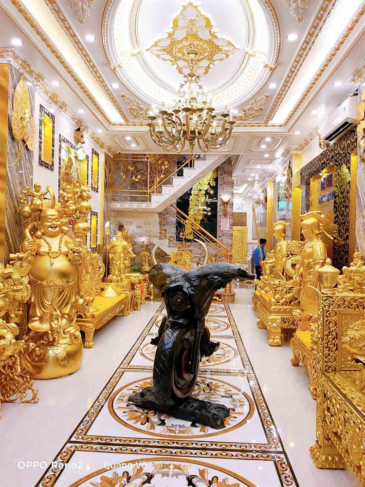 Đại gia bất động sản miền Tây vung tiền làm cung điện dát vàng, mất 6 năm mới hoàn thiện-1