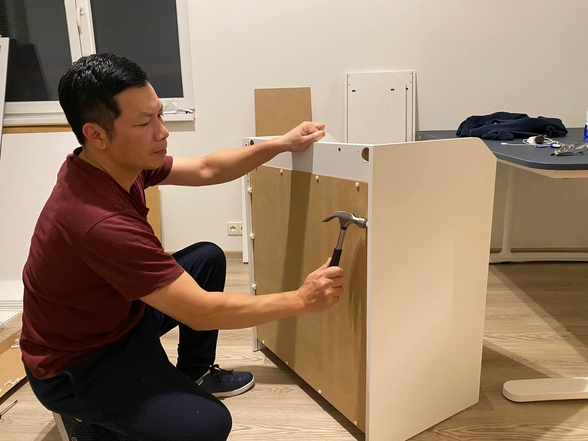 Nóc nhà kém 16 tuổi của shark Hưng khoe được chồng làm một hành động rất ngọt ngào-4