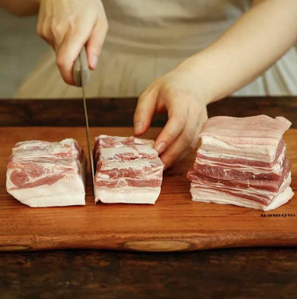 Mách chị em làm món thịt heo hầm kim chi thơm ngon, ăn cực tốn cơm trong ngày lạnh-3