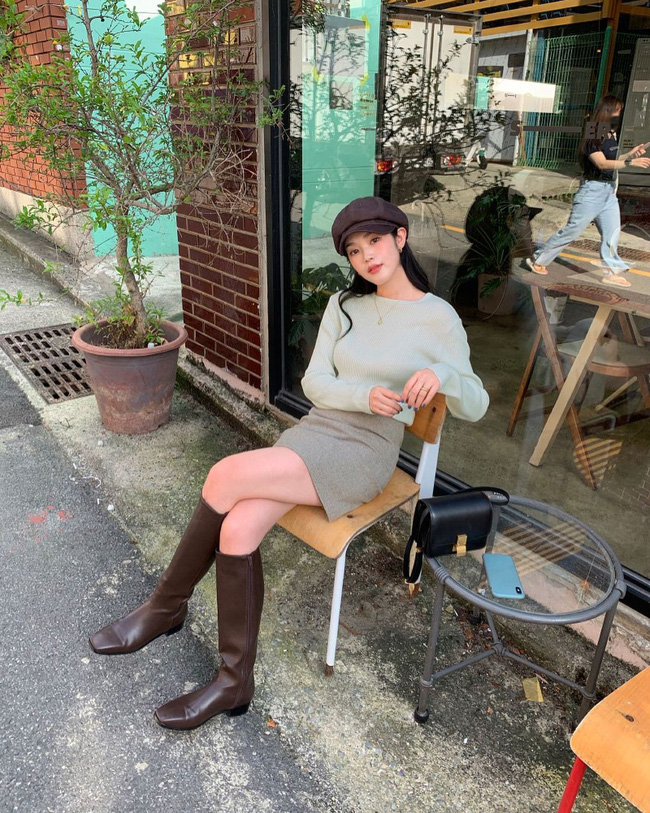 13 cách diện áo len mỏng chuẩn đẹp không cần chỉnh cho những ngày đông có nắng-11