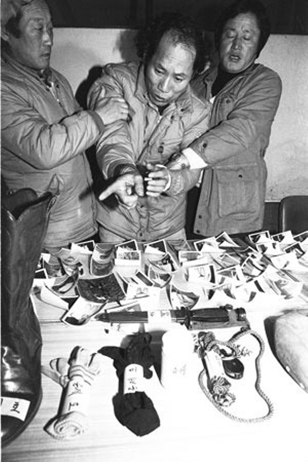 Bỏ chồng con lên phố thị kiếm sống, người phụ nữ sa lưới gã nhiếp ảnh gia biến thái, để lại 21 bức ảnh ghi lại quá trình tử vong gây ám ảnh-7