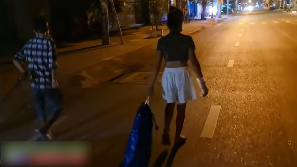 Hoa hậu ve chai U50 vẫn sơn móng tay đỏ chót, nhặt rác nuôi chồng tật nguyền-6