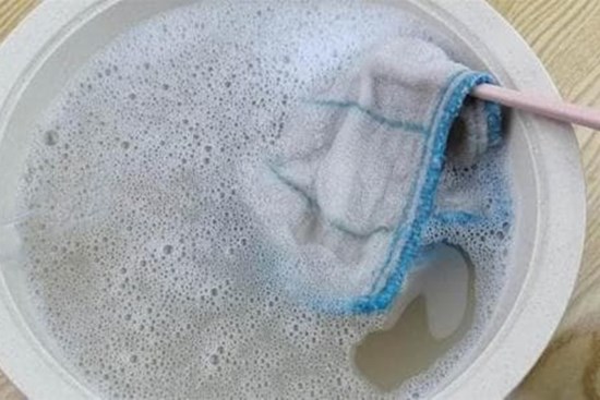 Dù giẻ bẩn hay dính dầu mỡ thế nào, bạn chỉ cần một mẹo là nó có thể sạch sẽ ngay lập tức.