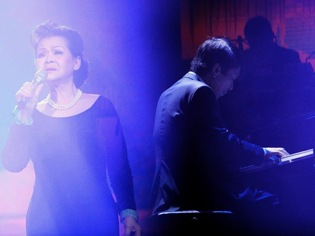 Tôi chảy nước mắt khi nhìn Phú Quang 1 mình bên chiếc dương cầm giữa vùng sáng khói sương!-3