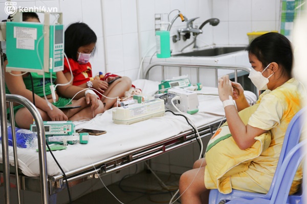 Người mẹ sốc nặng khi con gái 7 tuổi đã mắc đái tháo đường: Bác sĩ tiết lộ nguyên nhân tiểu đường ngày càng trẻ hóa-7