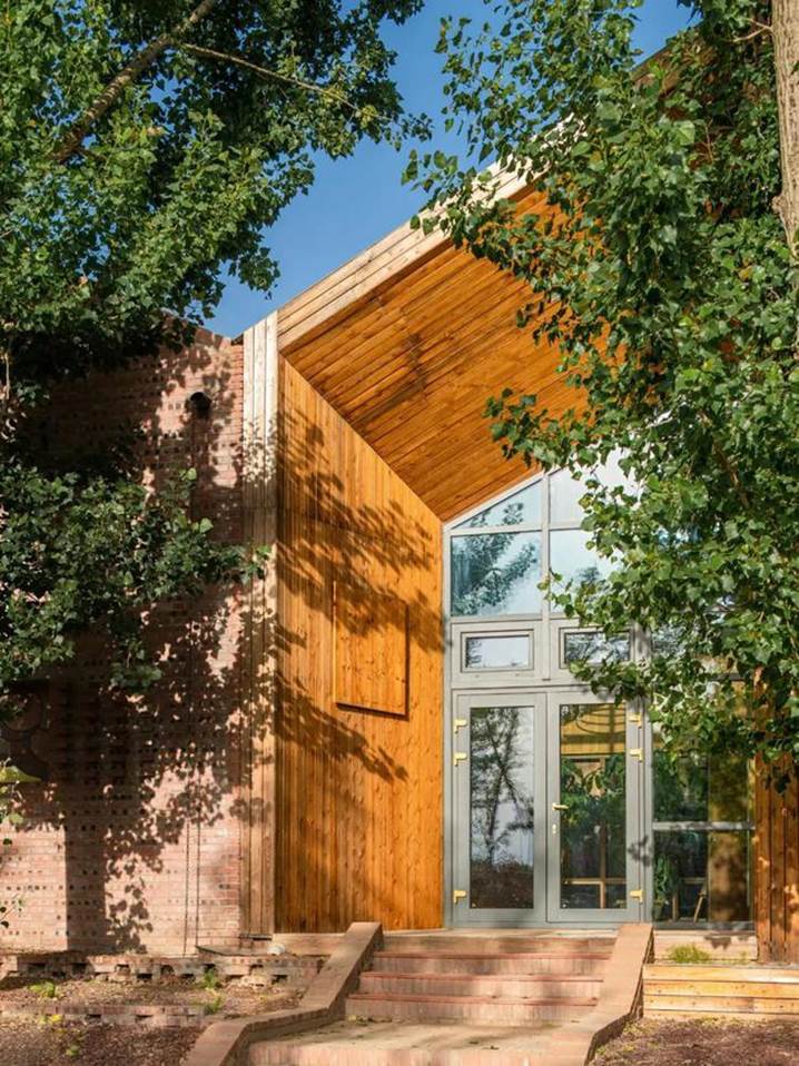 Ngôi nhà cả năm không tốn một đồng tiền điện cả làng ngỡ ngàng-5