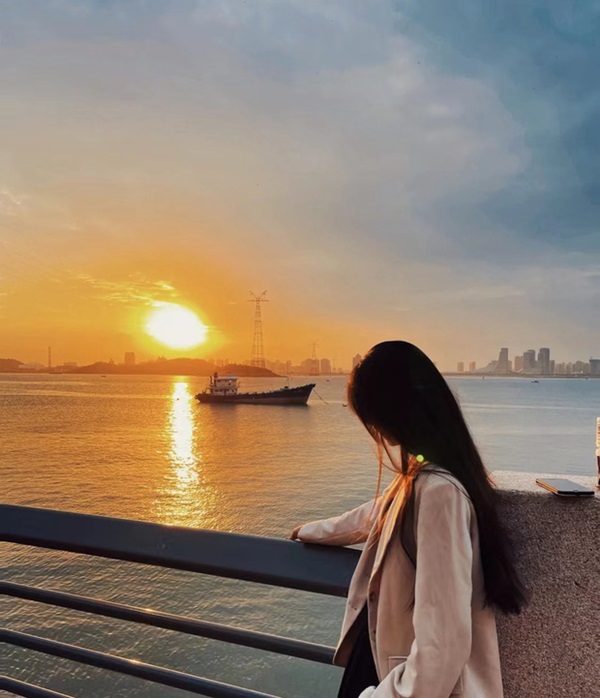 Tin nhầm bạn, bé gái 13 tuổi bị bán vào động mại dâm nếm trải đủ cực hình, nào ngờ khách làng chơi lại ra tay giúp cô thay đổi vận mệnh-1