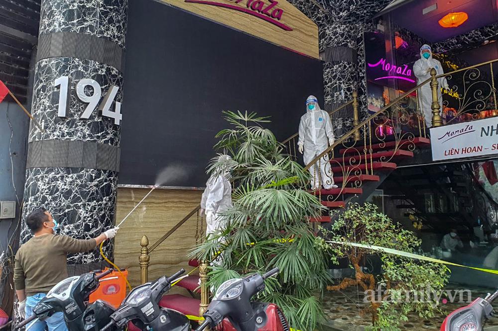 Hà Nội: 126 khách ăn nhậu tại karaoke Monaza Trần Duy Hưng vẫn đang chờ kết quả test nhanh vì liên quan 4 F0-6