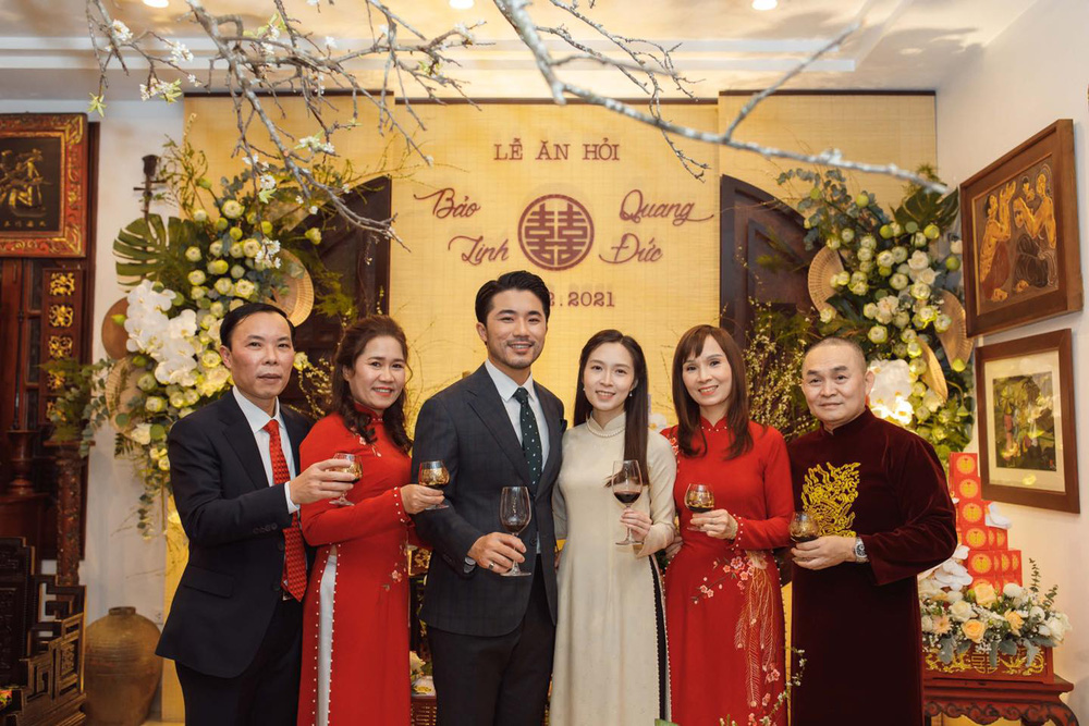 Danh hài Xuân Hinh rơi nước mắt trong lễ ăn hỏi con gái đầu lòng-2